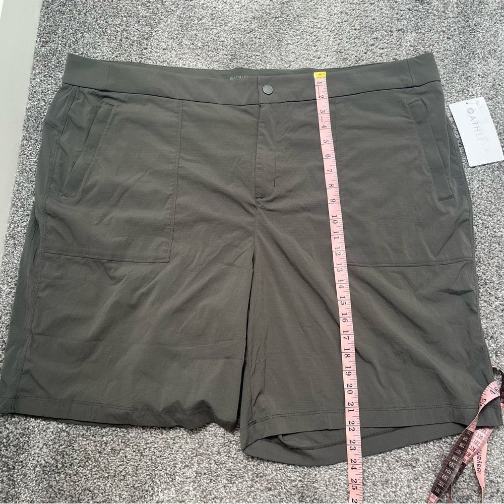 athleta trekkie bermuda 2.0 26 Mountian Olive - Picture 11 of 13